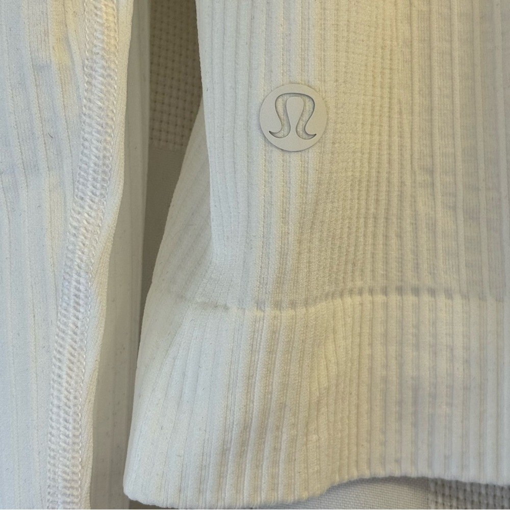 Lululemon Women’s Cropped Top Size 12 - Picture 3 of 13